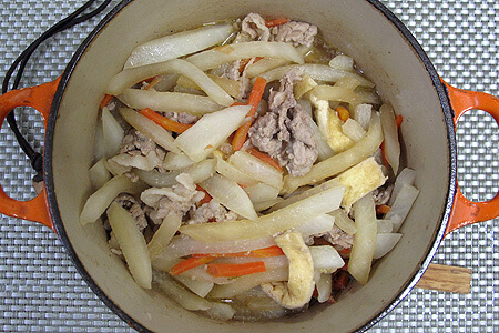 ミレー、大根・人参・油揚げでほっこり味の煮物