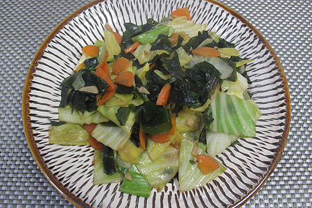 キャベツのわかめ炒め