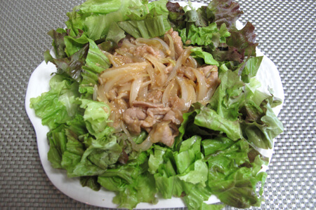 サニーレタスで豚肉巻き巻き♪簡単みそだれ